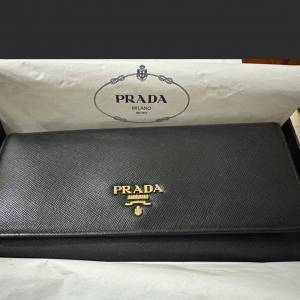 PRADA經典款長銀包