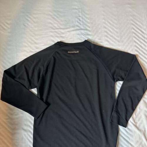 Mont-bell黑色長袖薄料透氣戶外Tee（防紫外光）
