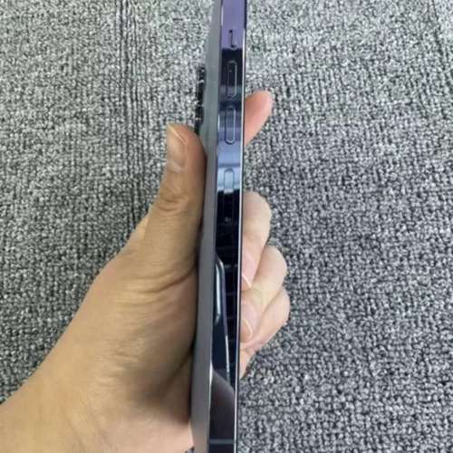 iPhone 13 Pro Max 1tb 天藍峰，使用原裝case 同貼mon貼