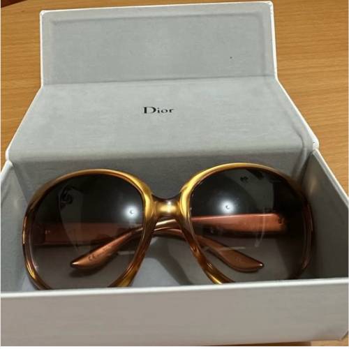 正品Dior女裝太陽眼鏡（附原裝鏡盒）閒置品