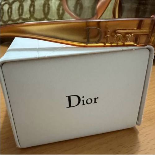 正品Dior女裝太陽眼鏡（附原裝鏡盒）閒置品