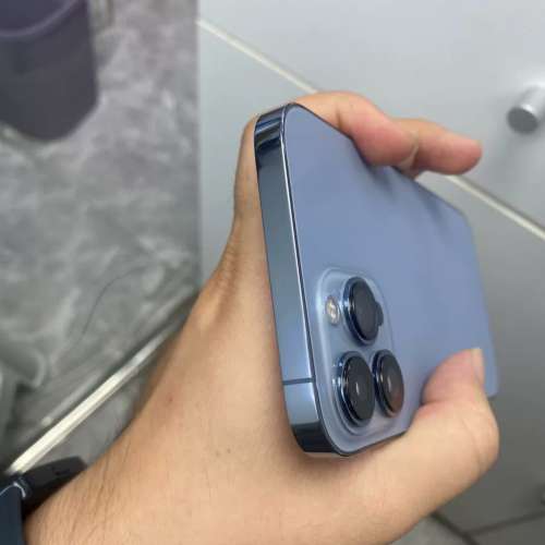 iPhone 13 Pro Max 1tb 天藍峰，使用原裝case 同貼mon貼