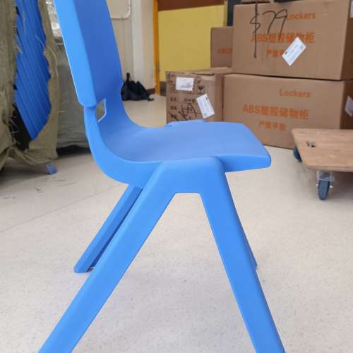 全新藍色學生膠櫈