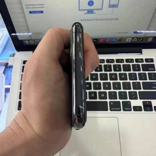 iPhone 11 Pro Max 512G～ 電池效率100 ％，隨機跟一個原裝保護套同埋鋼化Mon