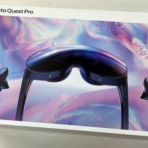 Meta Quest Pro with Full Light Blocker