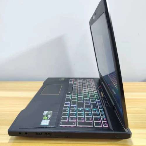 Intel®i7-7700 高階電競RGB手提電腦，4G獨立顯卡，16G DDR4，Samsung 870 EVO SSD...