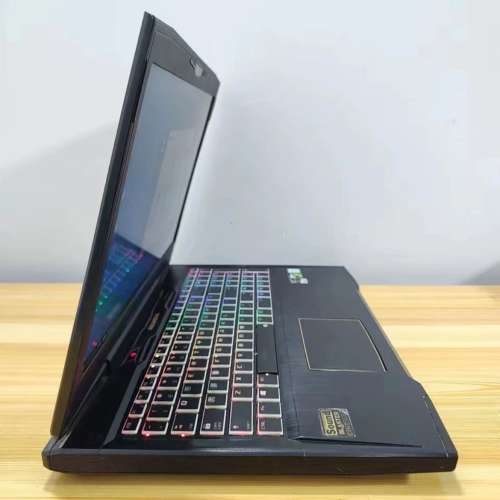 Intel®i7-7700 高階電競RGB手提電腦，4G獨立顯卡，16G DDR4，Samsung 870 EVO SSD...