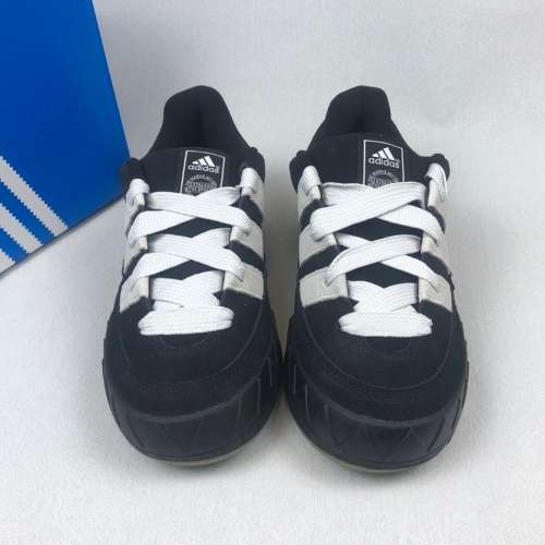 adidas originals Adimatic 復古鯊魚麵包鞋 低幫板鞋 男女同款