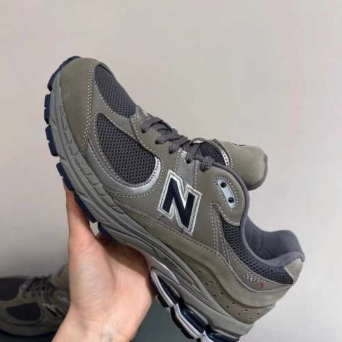 New Balance 2002R 復古跑步鞋 經典灰 男女同款
