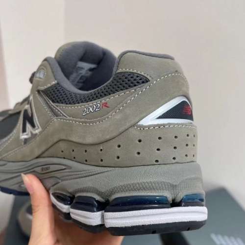 New Balance 2002R 復古跑步鞋 經典灰 男女同款