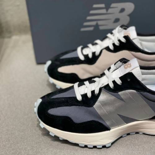 全新New Balance 327 低幫休閒跑步鞋 女款 黑色