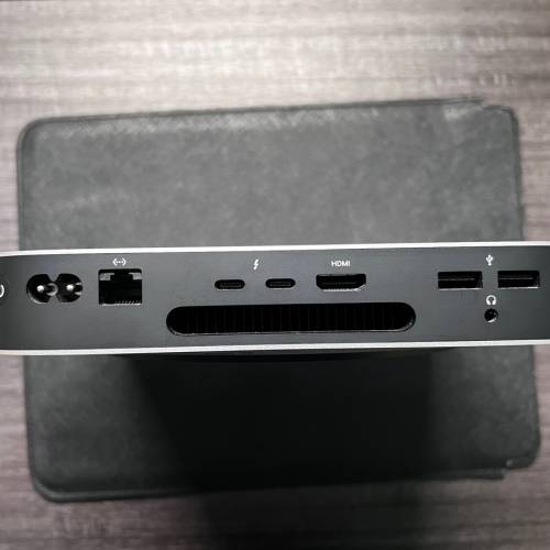 Apple mac mini M2 8G ram 256G SSD
