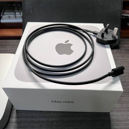 Apple mac mini M2 8G ram 256G SSD