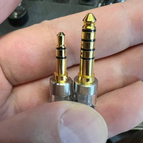 ddhifi 2.5母轉3.5公，同4.4公轉接頭