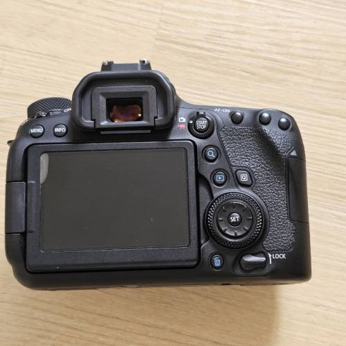 Canon 6D Mark II 連 24-105mm f/4 IS USM