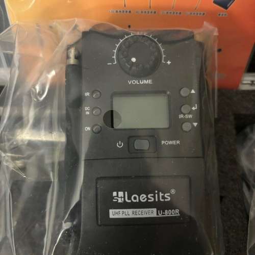 全新 busking 無線mic 咪高峰專業樂器麥克風組合全套連箱盒  插線 laesits U-800R ...