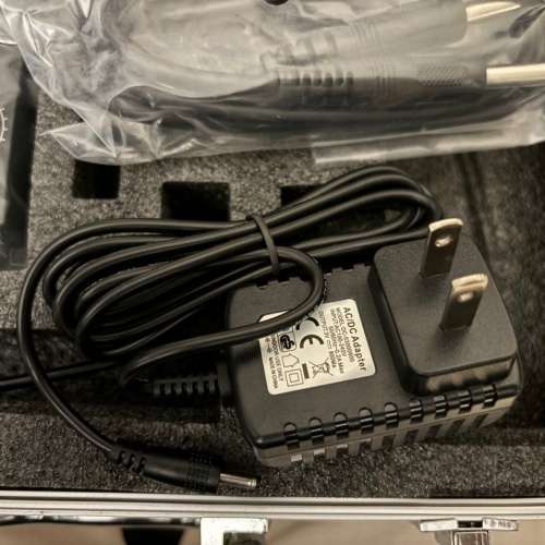 全新 busking 無線mic 咪高峰專業樂器麥克風組合全套連箱盒  插線 laesits U-800R ...