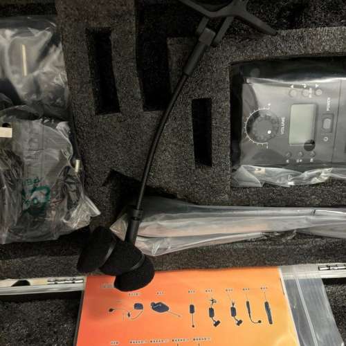 全新 busking 無線mic 咪高峰專業樂器麥克風組合全套連箱盒  插線 laesits U-800R ...