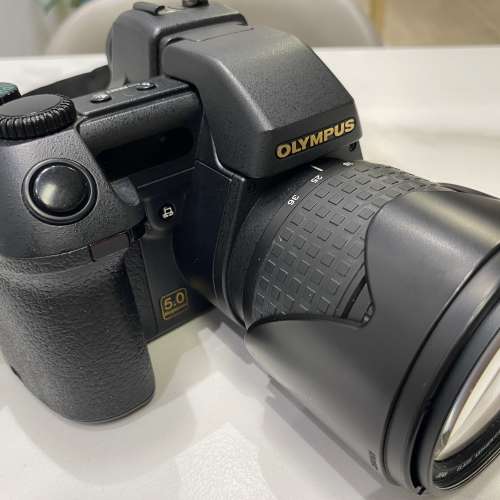 Olympus E20