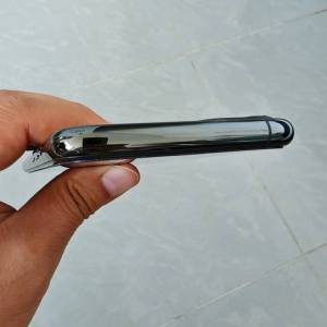 新淨iphone 11 pro 256gb 綠色，淨機沒有配件，有原裝機套送