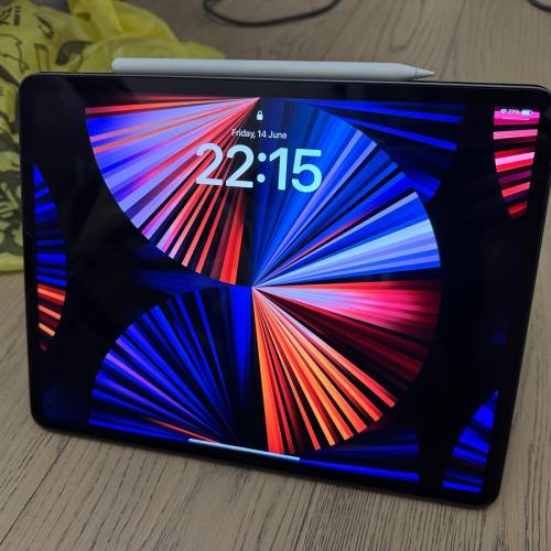 新淨 太空灰 iPad Pro 12.9 gen 5 M1 Wifi 256Gb 連Apple Pencil keyboard