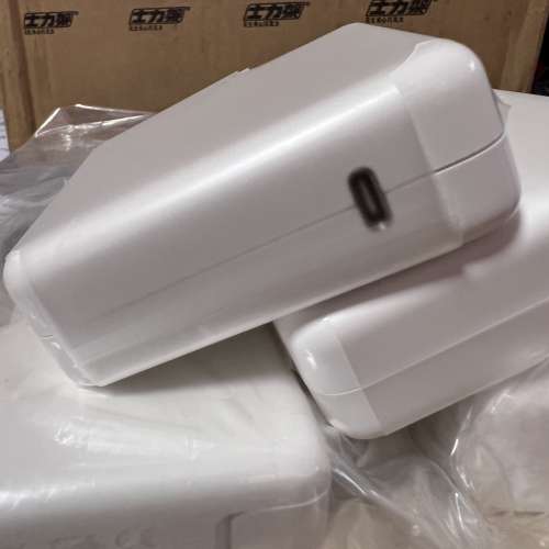 100%原裝全新蘋果61w  USB-C Adapter Charger A1947火牛250$益用家