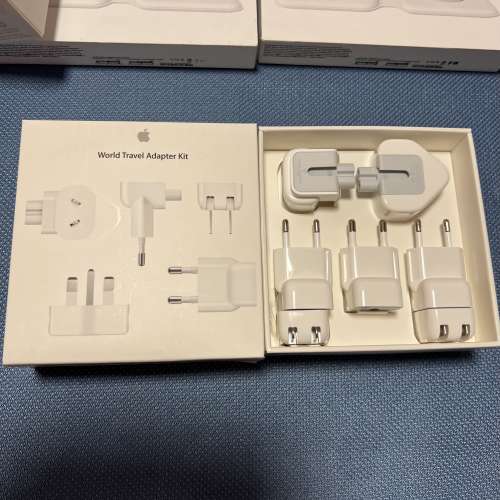 100%全新Orignial Apple 全球旅遊轉換器套裝 插頭（一套有7個插頭）