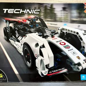 全新 LEGO 42137 Formula E Porsche 99X Electric (殘盒)