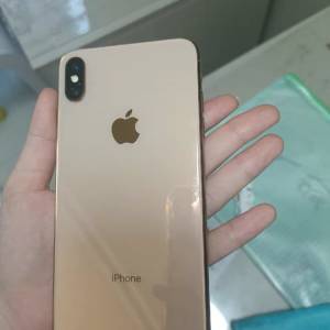 iPhone XS Max 512G，使用原裝case 同貼mon貼，新淨，電池效能仲100％