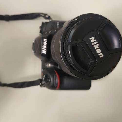 Nikon D7100 18-105 VR KIT, 有盒。