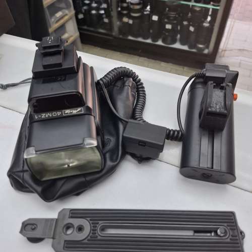 METZ 40 MZ-1 FLASH + METZ G15   METZ 32 Z-2 FLASH