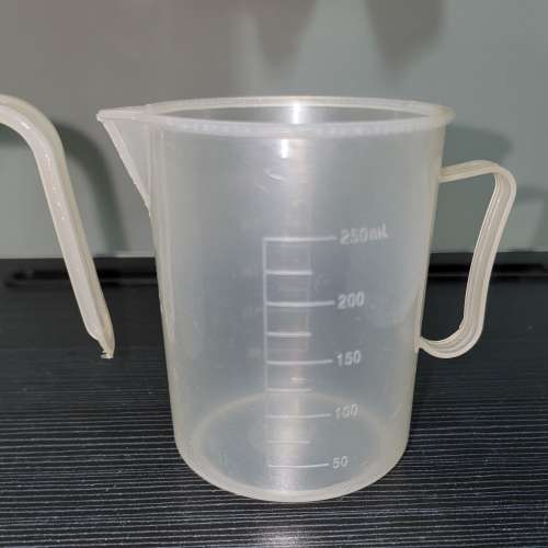 ***2件一套價 250 ml 500ml 毫升 塑膠 量杯 **2件一套價 有耳仔 烘焙用品 水樽 調教...