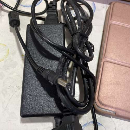 Lenovo ac/dc adapter ADP-65YB B  手提電腦火牛 屯門良景邨面交。