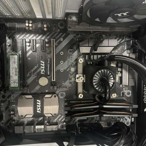 I7 8700k 水冷 z370 8 gb ram x2
