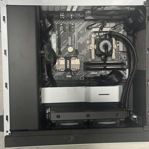 I7 8700k 水冷 z370 8 gb ram x2