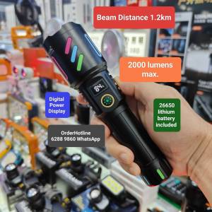 特遠射程可變焦距手電筒2000流明.射程遠達1.2km. Zoomable Flashlight. Rechargeab...