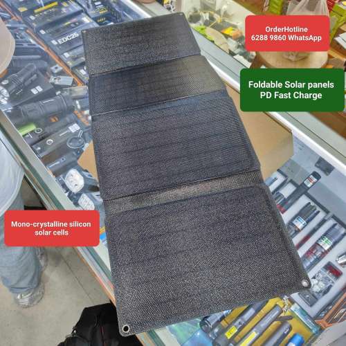可摺疊太陽能板 PD / USB-A 輸出。Foldable Solar panels. PD Fast Charge output