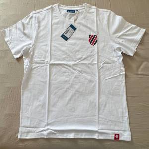 【K•SWISS】White T-shirt (NEW)