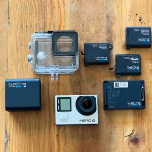 GoPro Hero 4 Black 連 潛水保護殼，原廠電 x 3， 加厚背夾擴展電池組