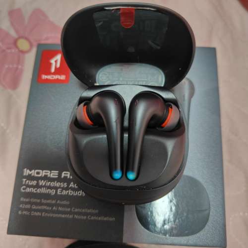 iMore Aero （周杰倫品牌)入耳式主動降噪耳機(極少用好新），送蜘蛛俠練扣充電盒保護...