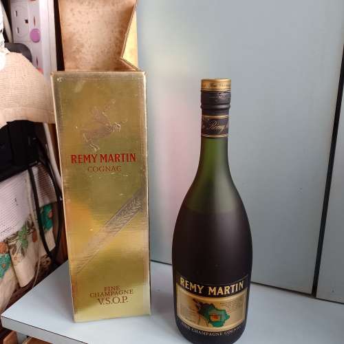 REMY MARTIN（70年代金章人頭馬）  FINE CHAMPAGNE V.S.O.P.