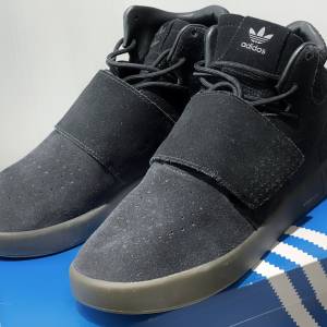 100%全新 adidas Tubular Invader Strap Black 男裝 UK 8號 黑色猄皮製 Smart Casua...