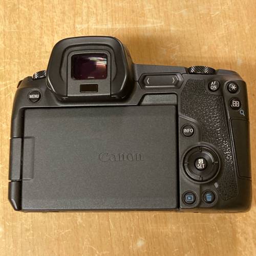 Canon EOS R Body+Mount Adapter EF-EOS R