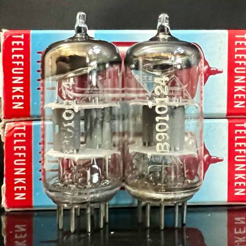 12at7 ecc81 Telefunken 德律風根1960同年同號德國柏林製造有盒一對