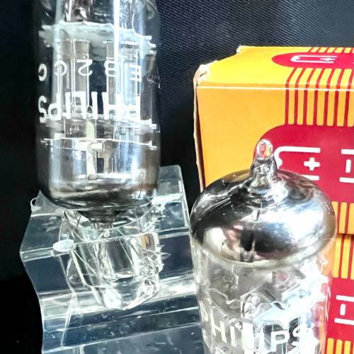 Philips 飛利浦12AU7 6189 銀屏三雲母雙支柱圓環一對1967同年同號法國巴黎製造配對有...