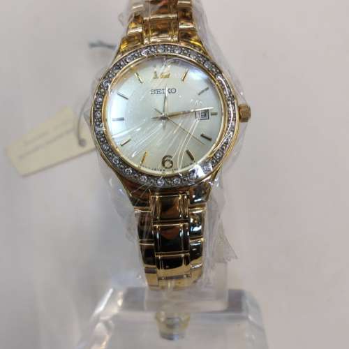 全新Seiko Ladies Gold-plated Quartz Watch w/Swarovski Crystals Bezel