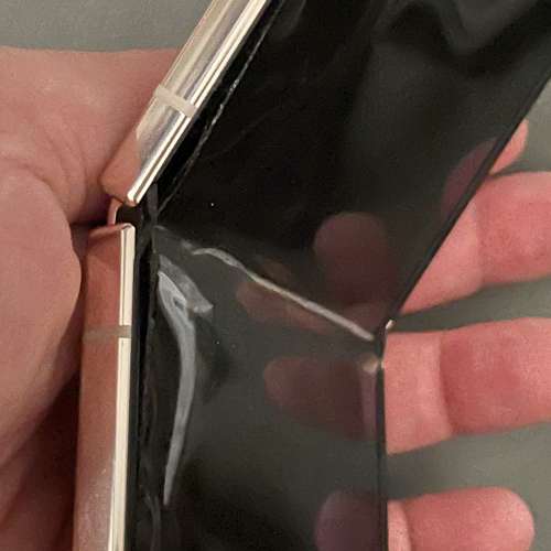 三星flip 4（爆屏可以著機）