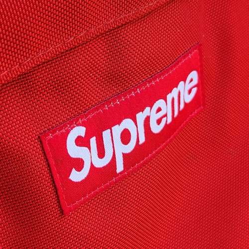 Supreme 紅色旅行袋