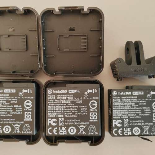 Insta 360 Ace Pro (plus 2 New battery)