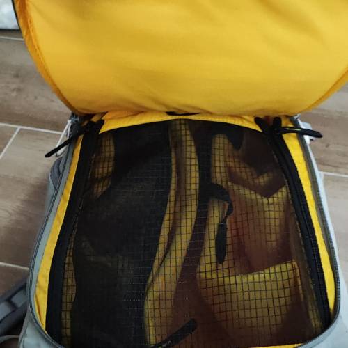 Kate bumblebee ul-222相機袋